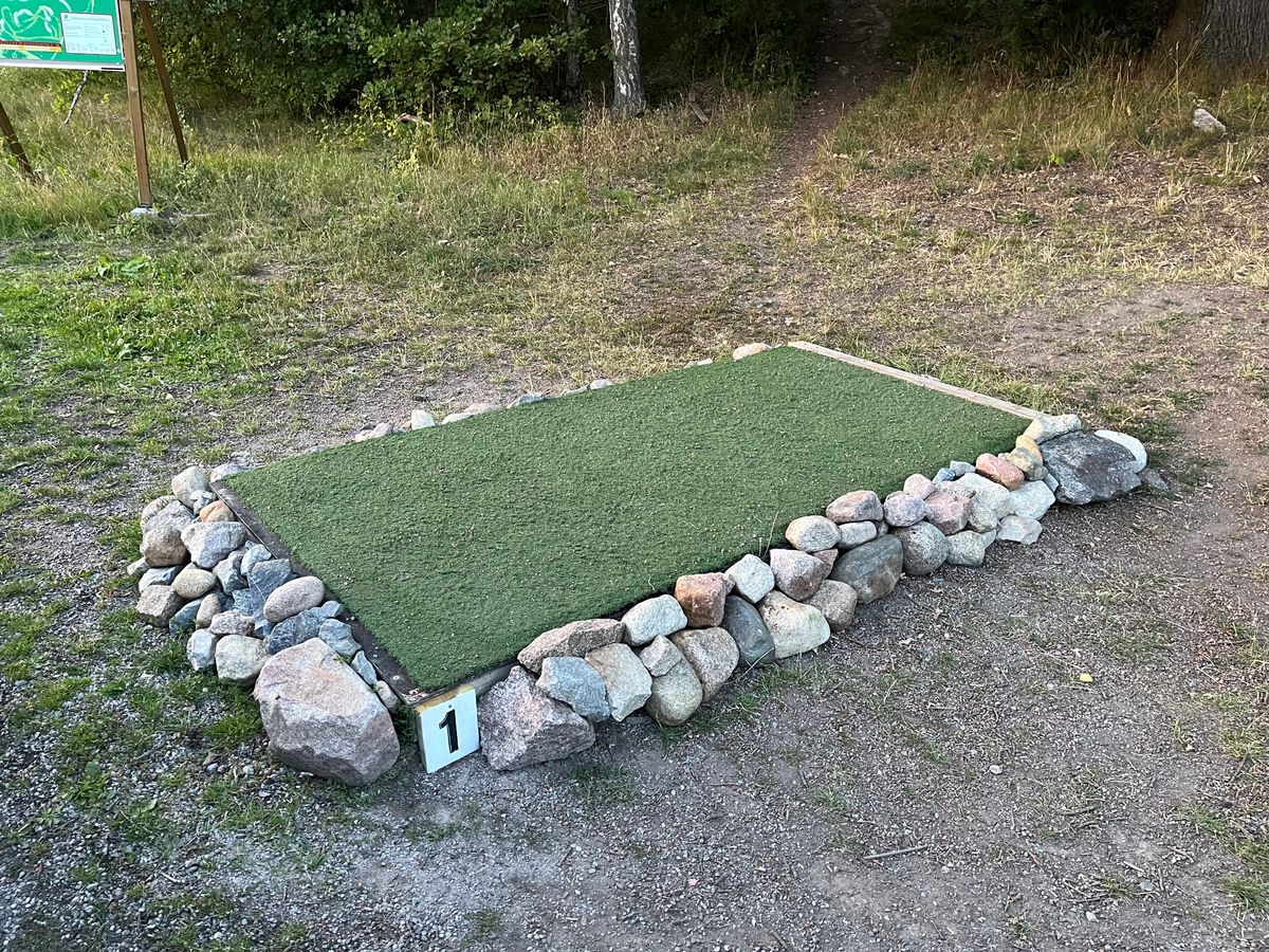 Tee hål 1.