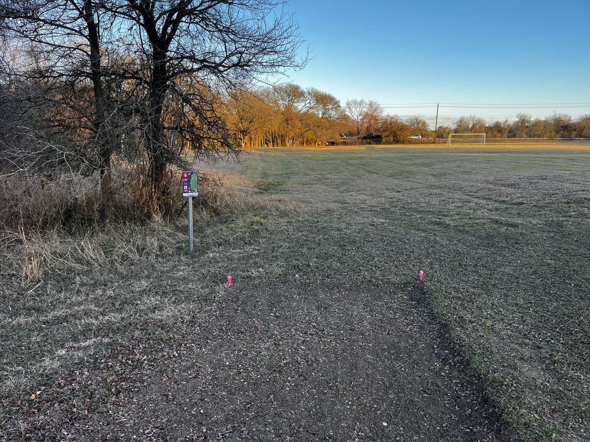 Hole 6 College Tee