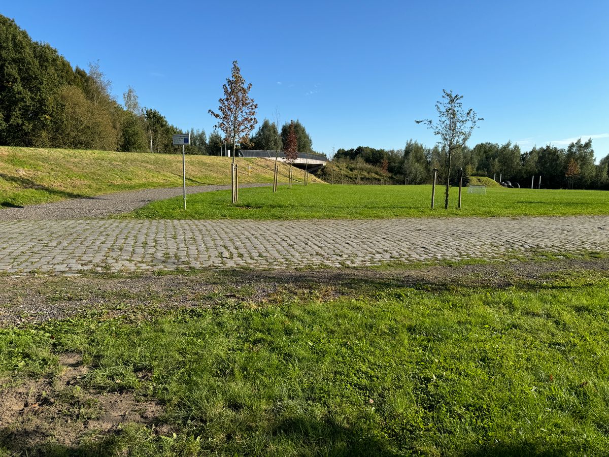 Hole 1 blue