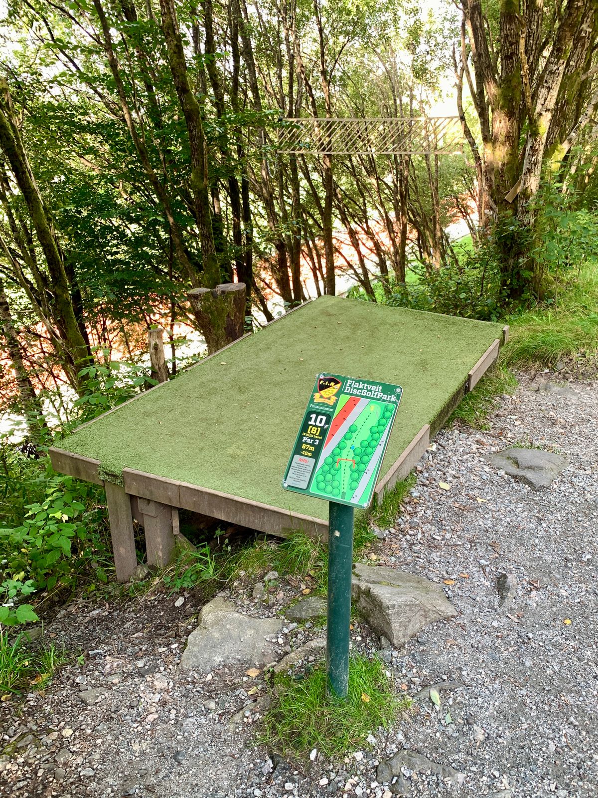Tee pad hull 10