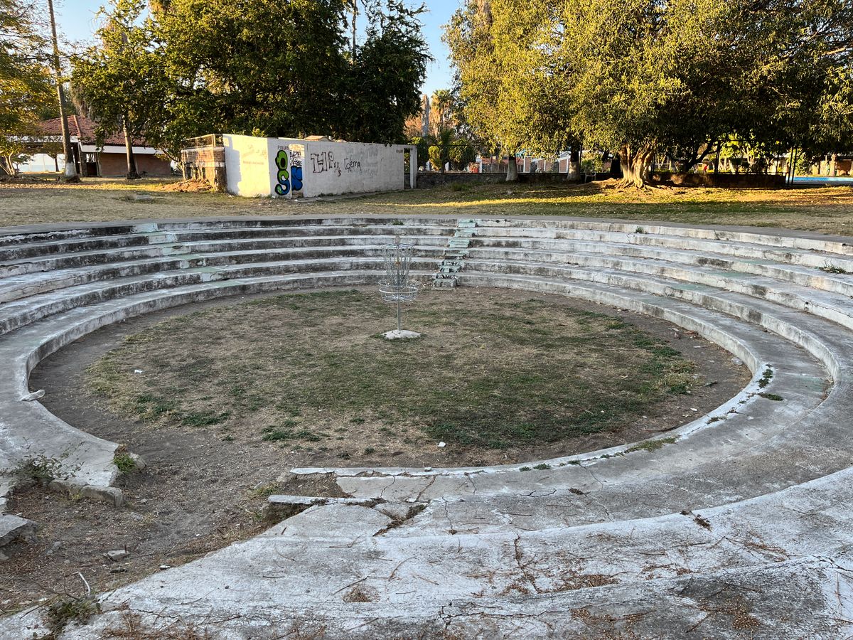 Hole 1/18