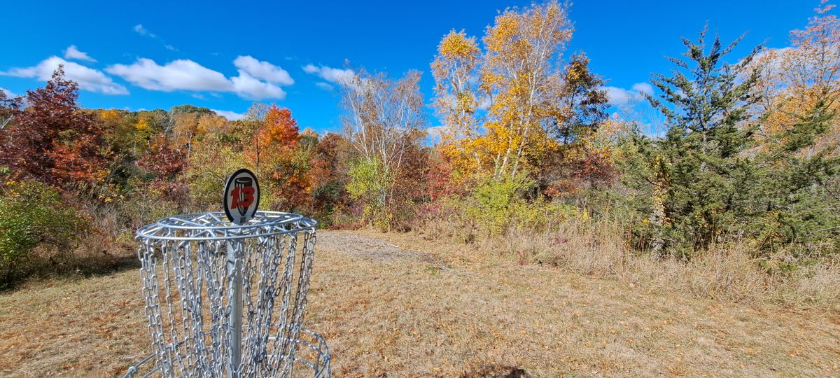Hole 14 pin amongst the fall colors.