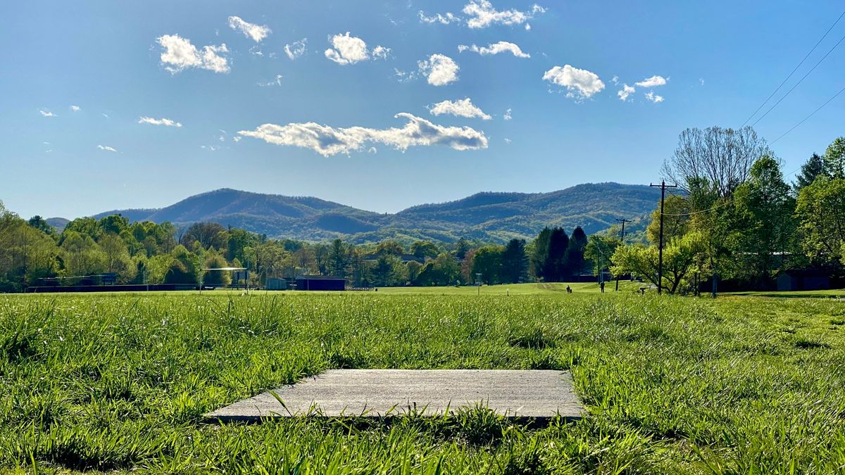 Hole 7 tee pad