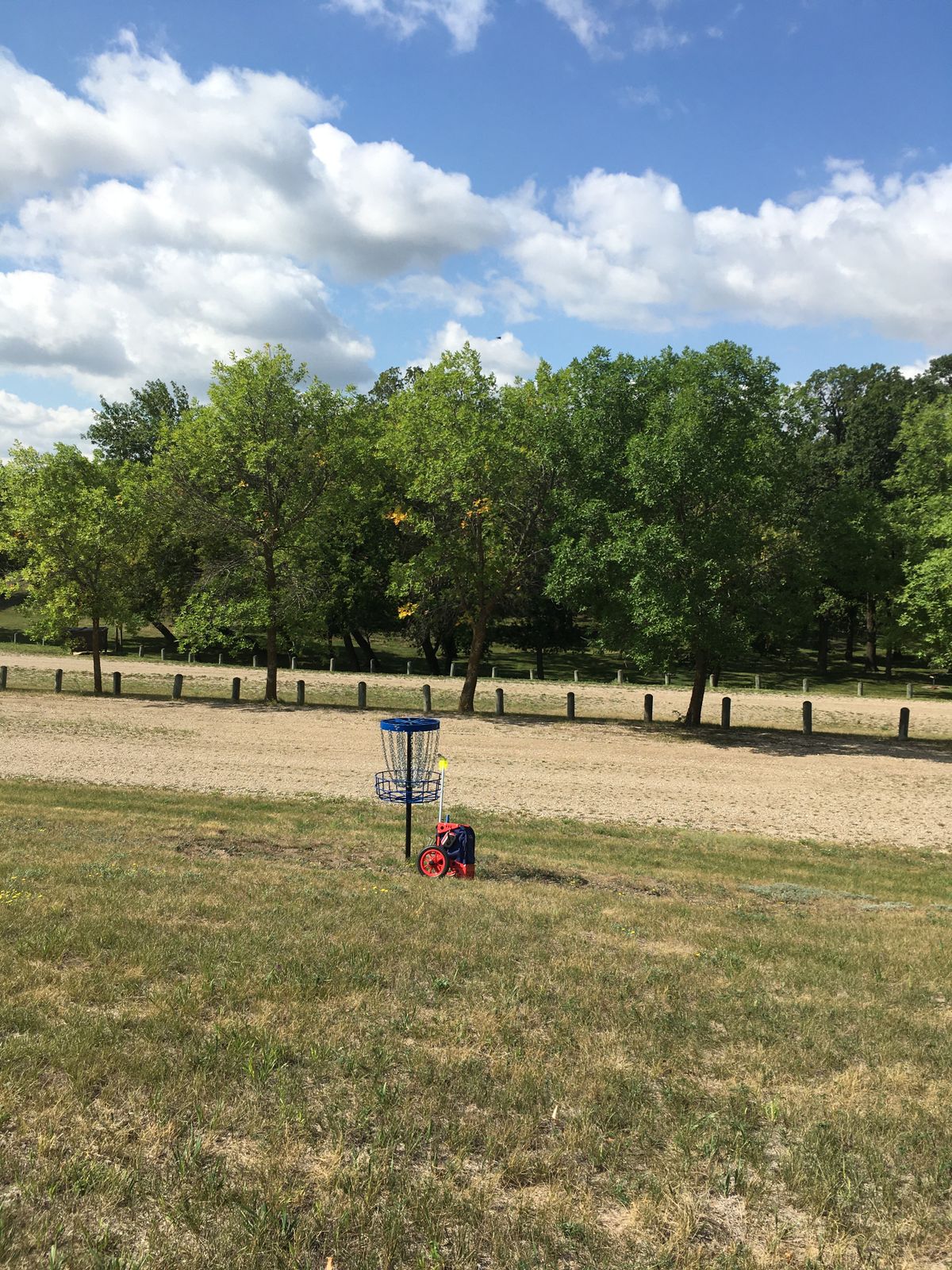 A view hole 7’s basket Parking lot out of bounds
