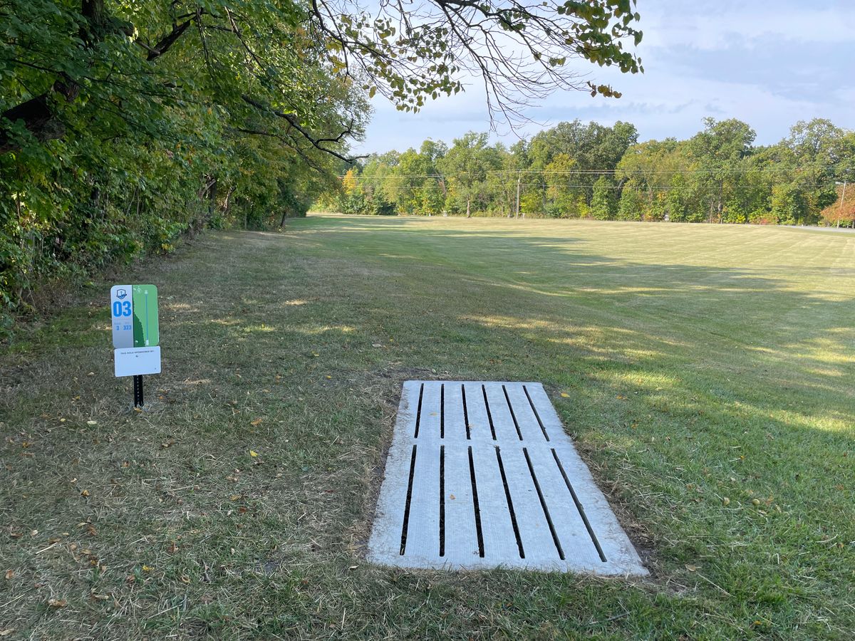 Hole 3 tee-pad (short)