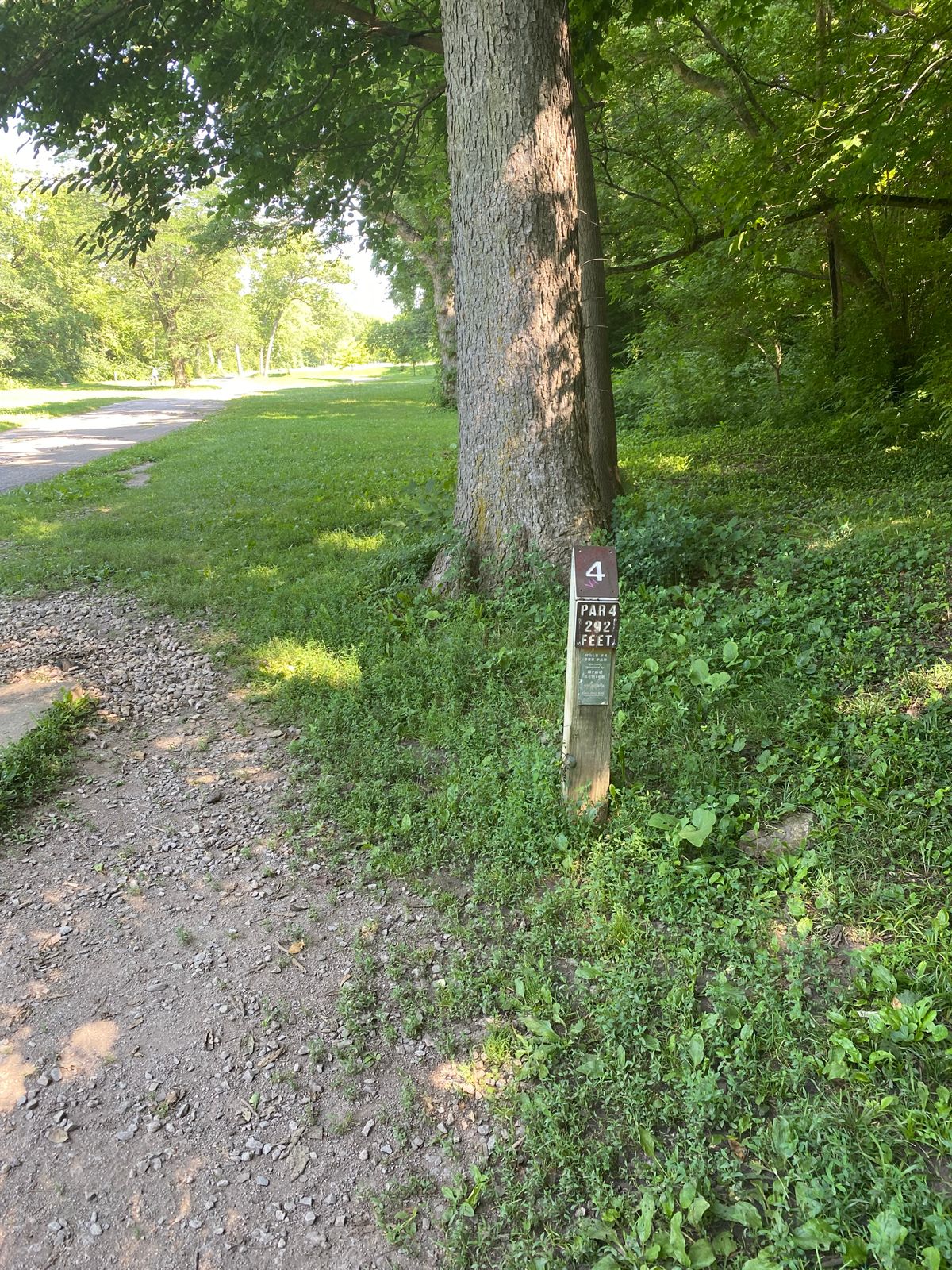Hole 4: Par 4, 292ft