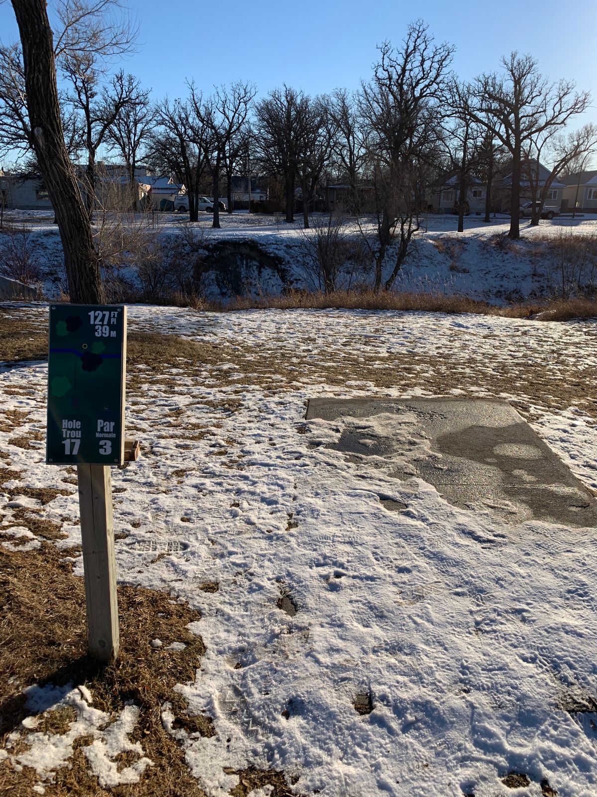 Hole 17. Shares basket with 8.