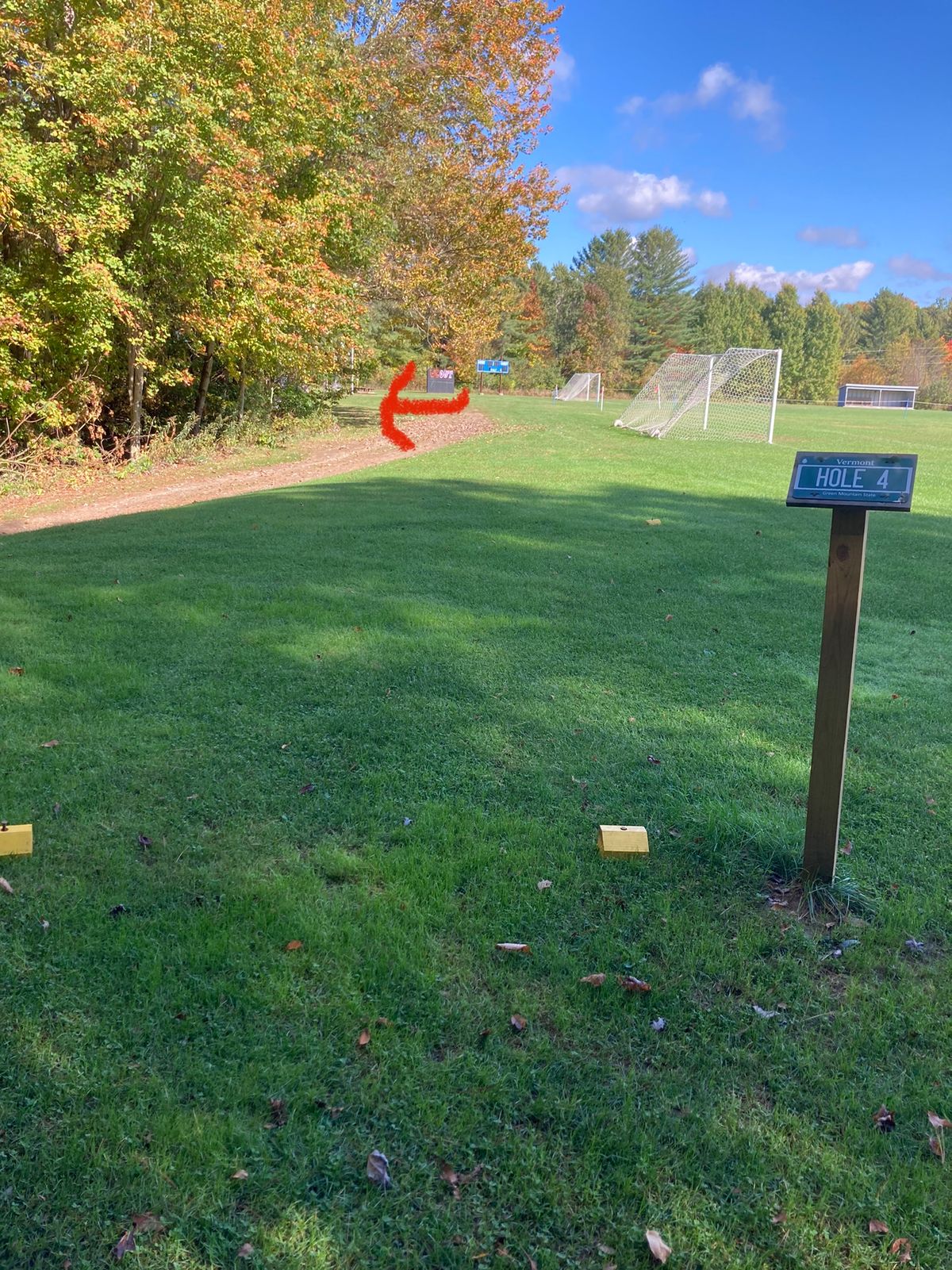 Hole 4 tee