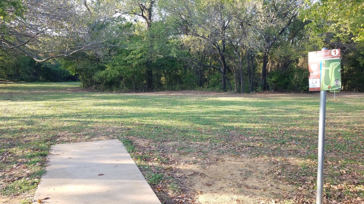 Nice course watch out for the hammocks next to hole 3 and 8!