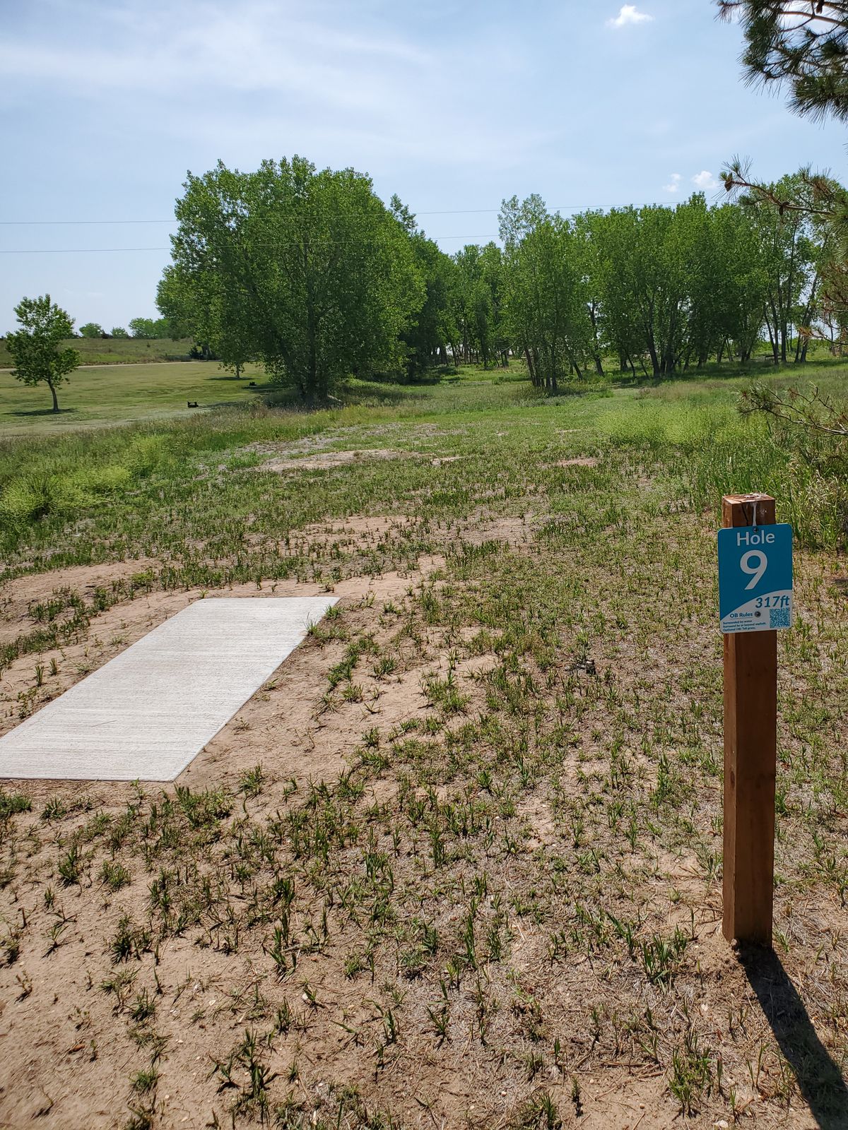 Hole 9 - Teepad