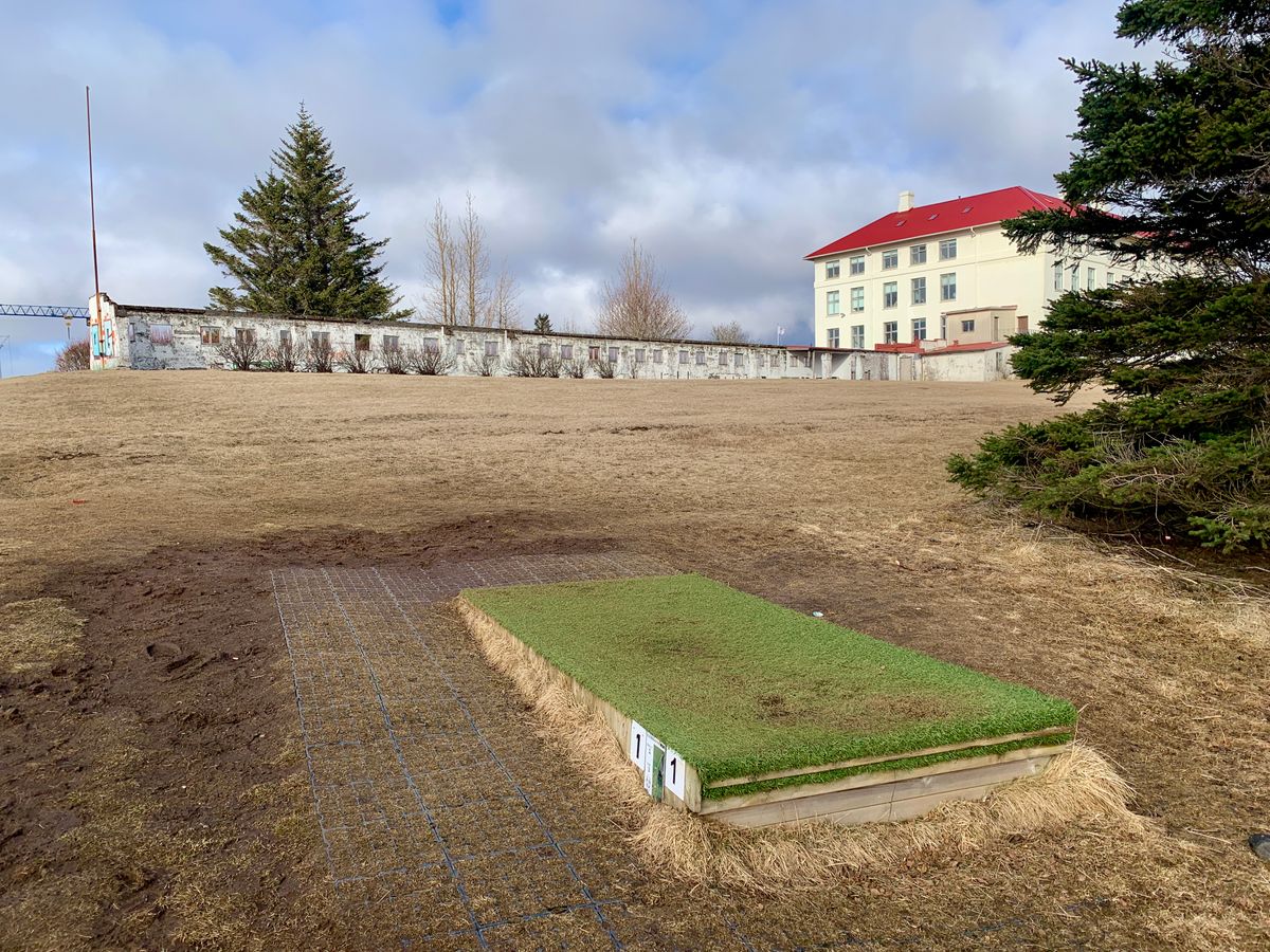 Teepad hole 1