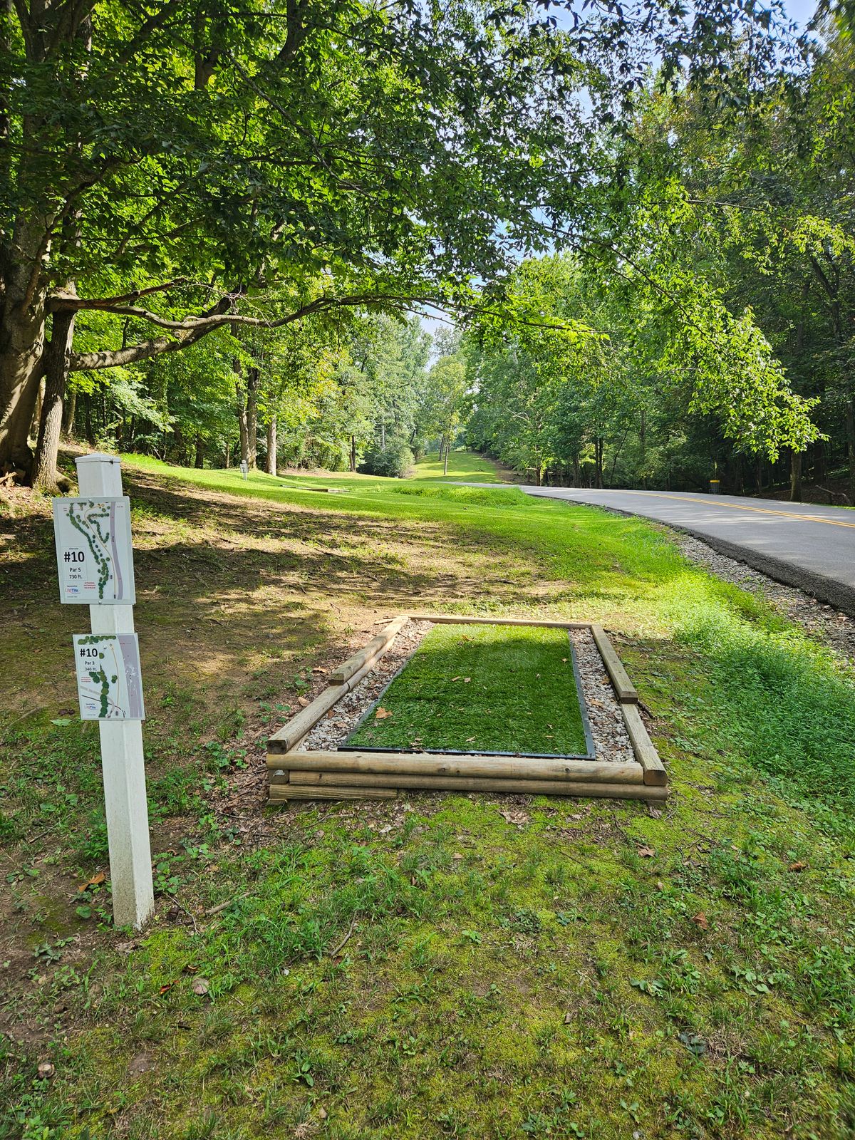 Hole 10 Long Teepad.