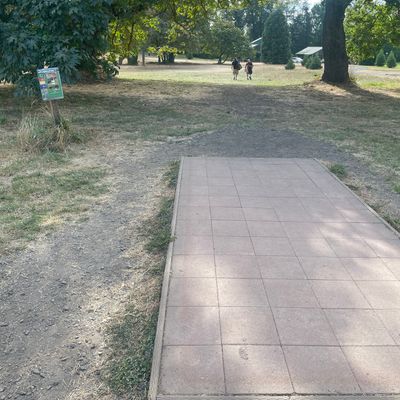 First tee pad