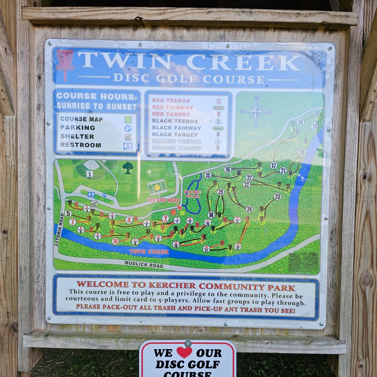 Course map at the entrance from the parking lot.