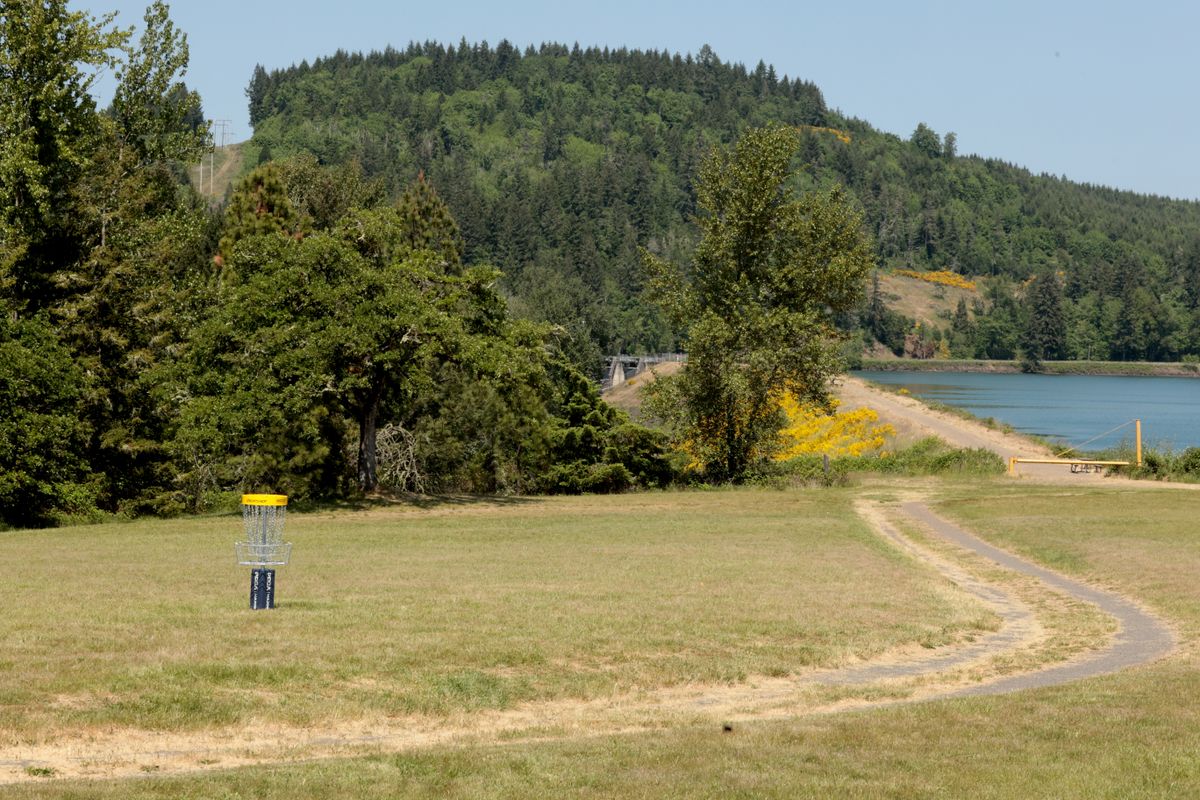 Hole 18’s basket before the 2023 Tim Selinske US Masters.