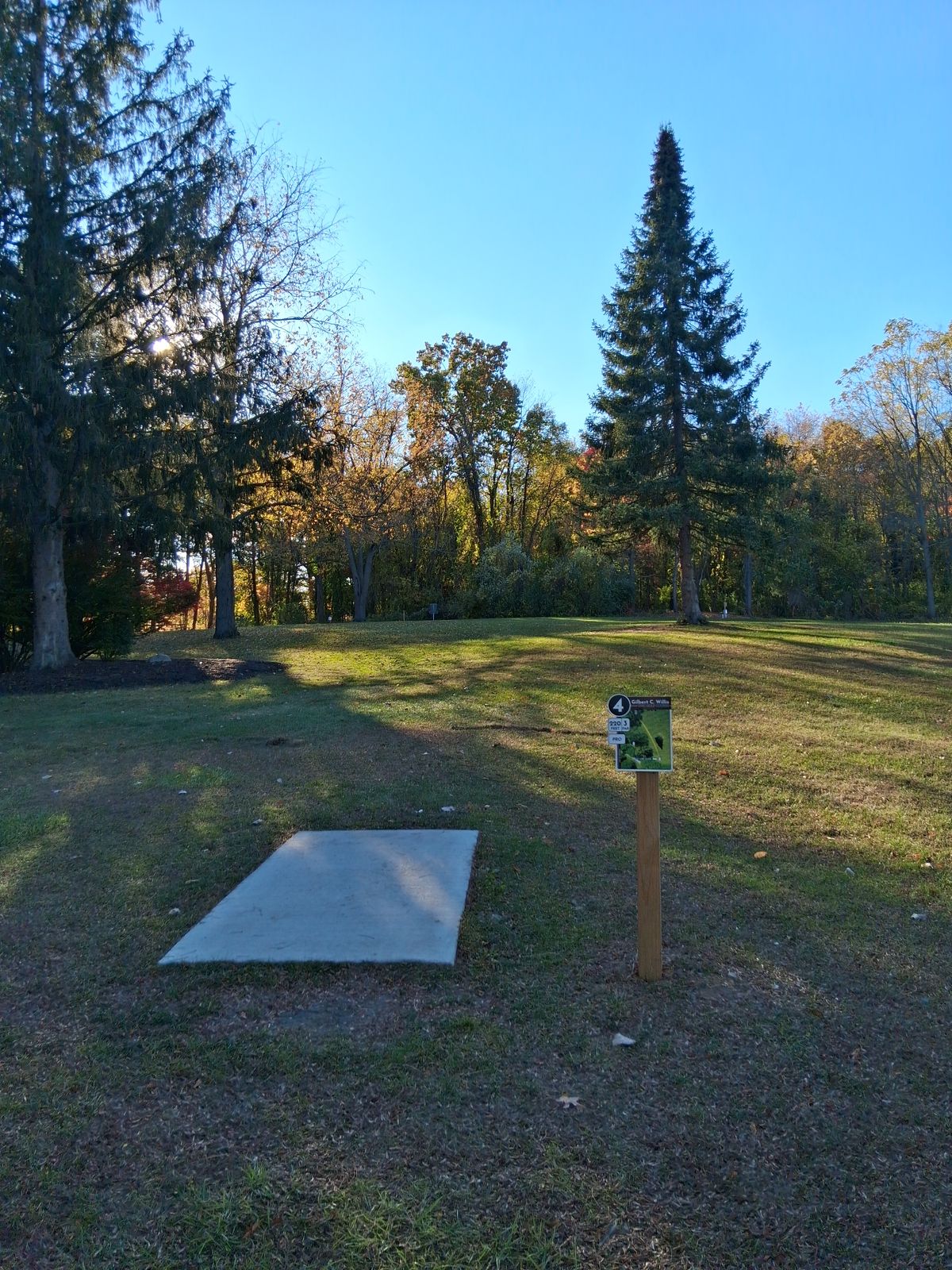 Hole 4 long, behind Gilbert Willis sign