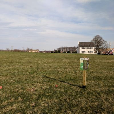 Hole #8 fairway. Back across the field but placement is crucial for a good second shot to the basket.