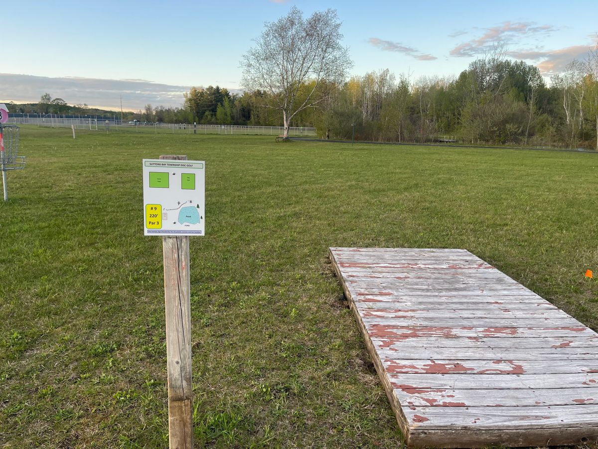 Tee pad 9