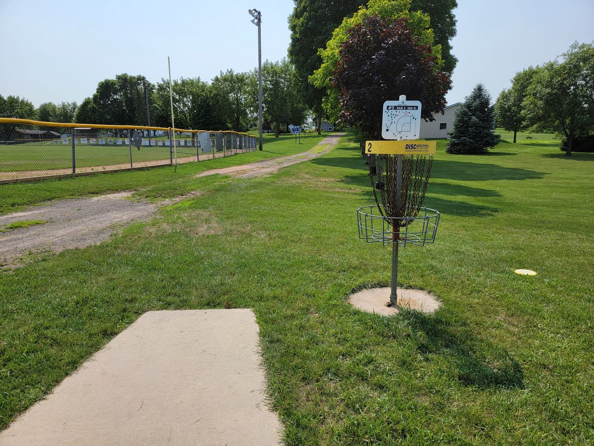 Hole 3. Tee pad for next hole is next to previous basket. Small tee pads