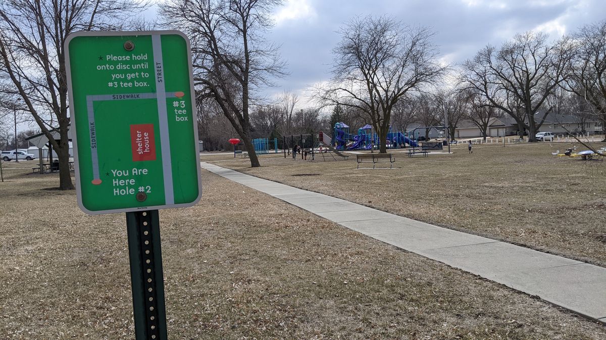 Sign to Hole 3