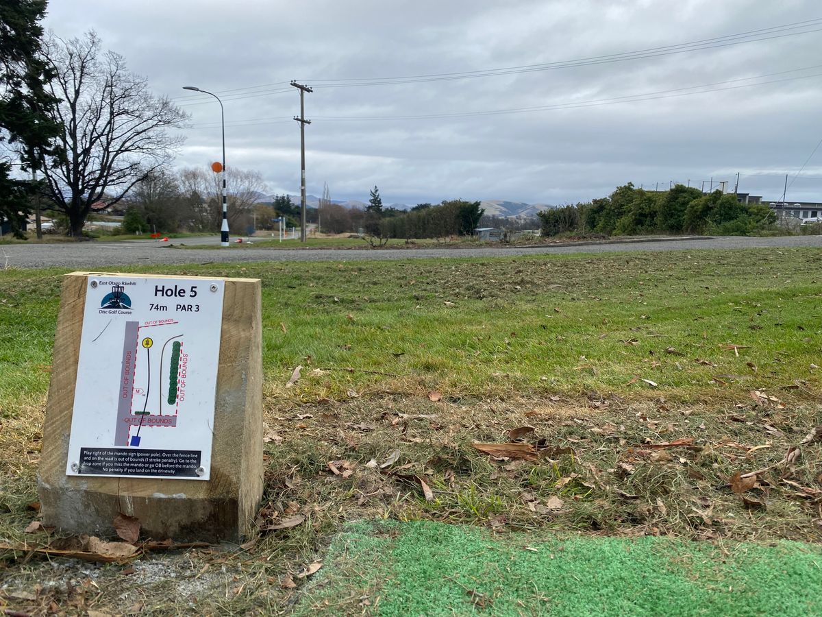 Tee pad 5, looking up the fairway towards the basket.