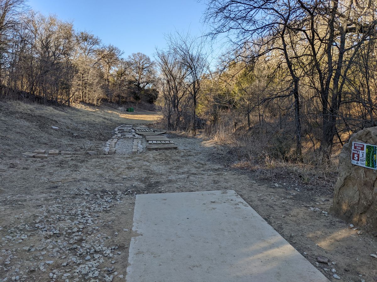 Hole 5 - dogleg right.