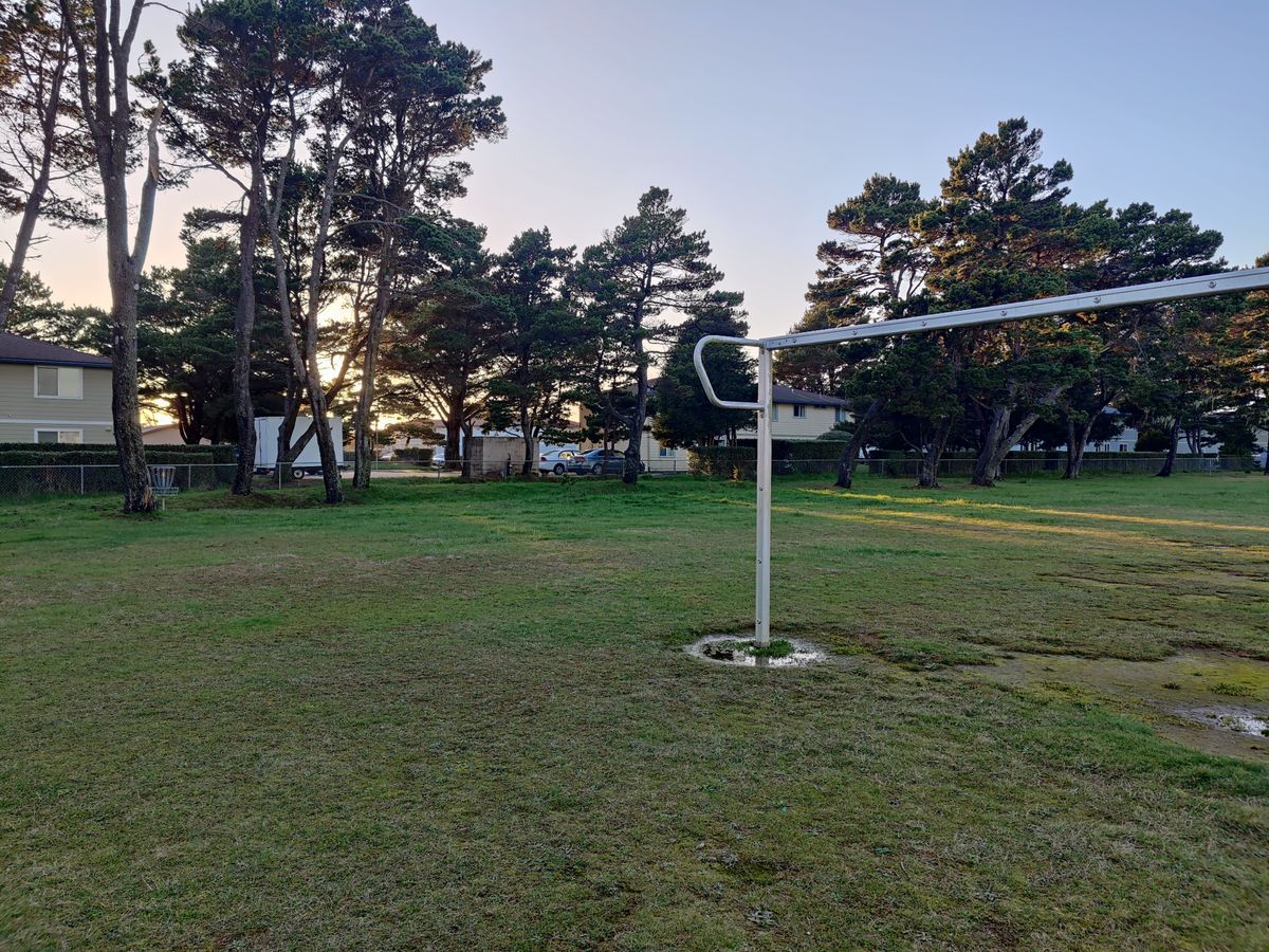 Hole 6 pin and pad to the right in the trees