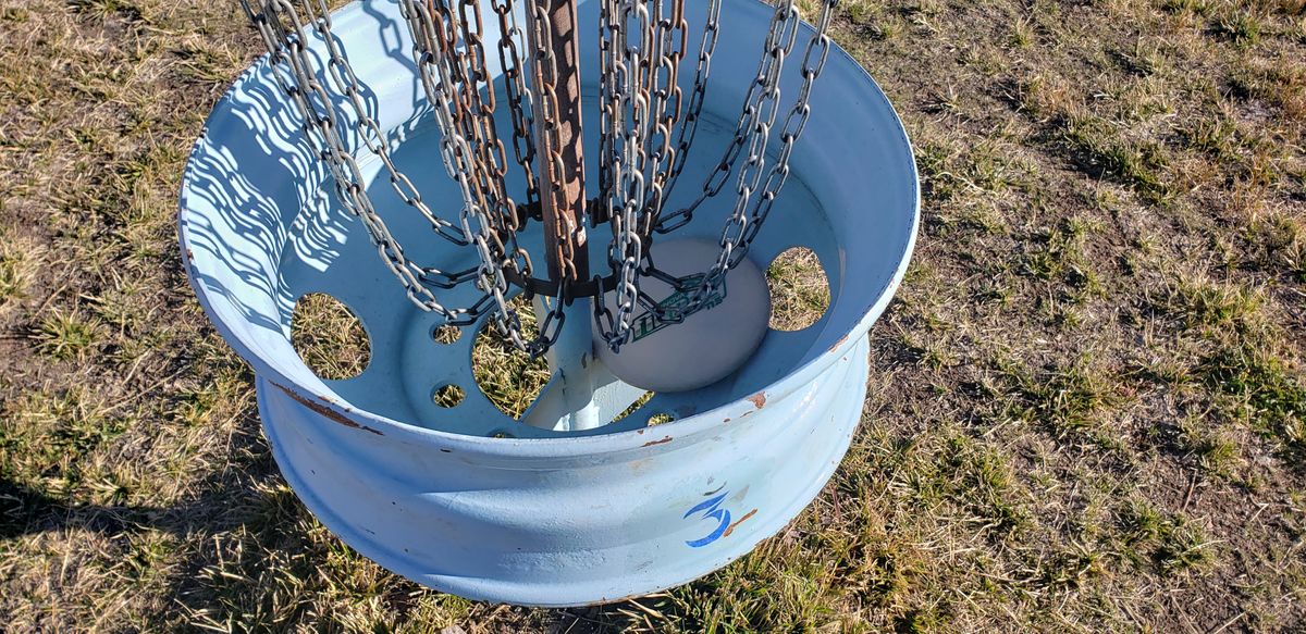 Basket 3, island hole
