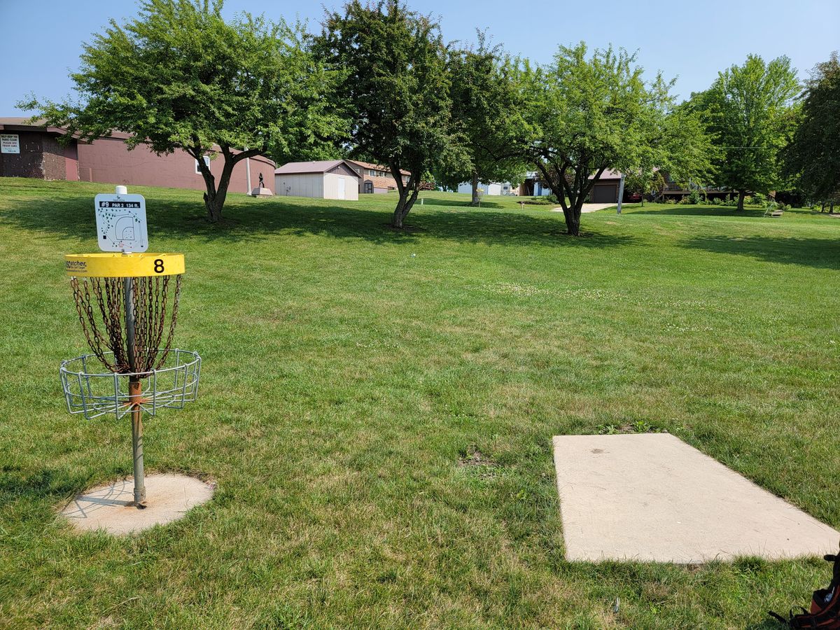 Hole 9. Tee pad for next hole is next to previous basket. Small tee pads