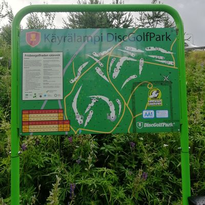 Ratakartta näkyy parkkipaikalta