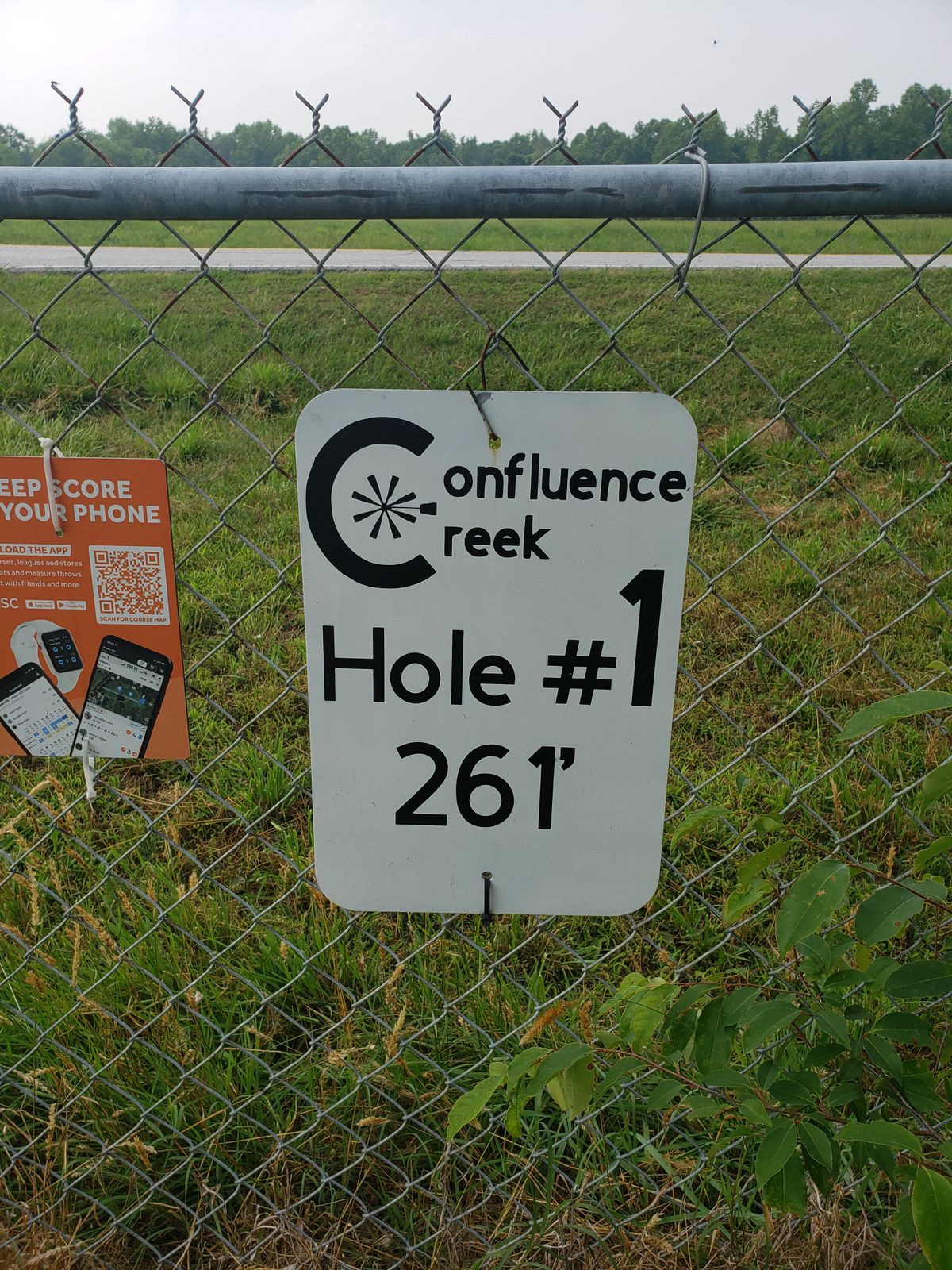 Hole 1 tee sign.