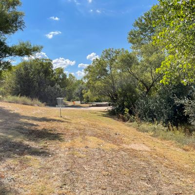 Interesting green on hole 5. Reachable from both teepads with the right line, but beware of the water on the right, and the road long.