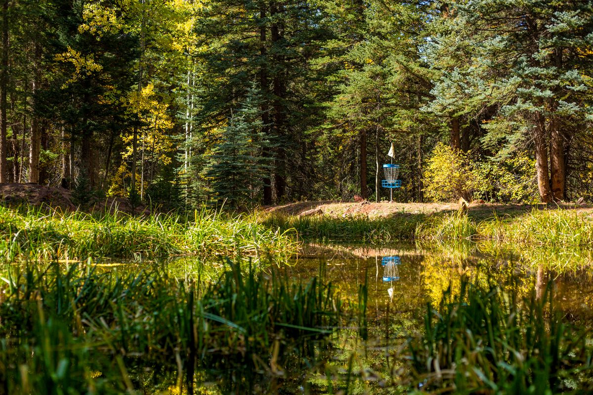 Hole 10 approach to A position

📸: Kevin Banker || Banker Cinefoto || September 2020