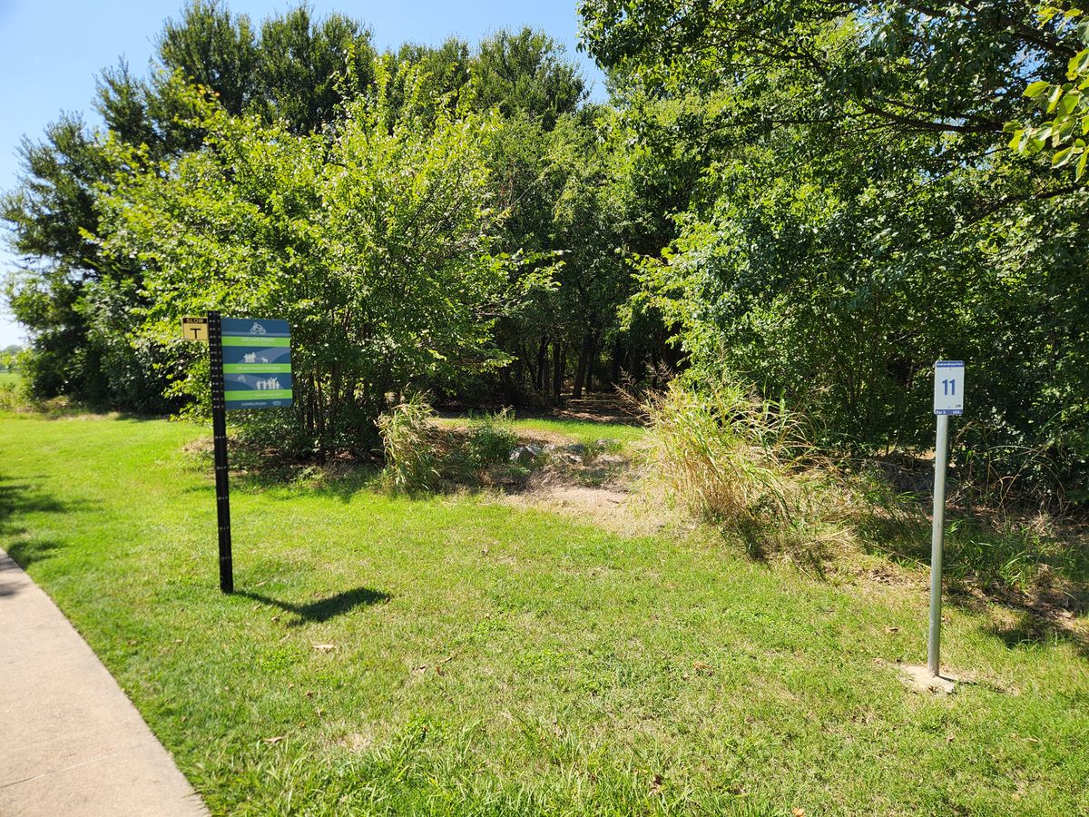 Hole 11 tee sign