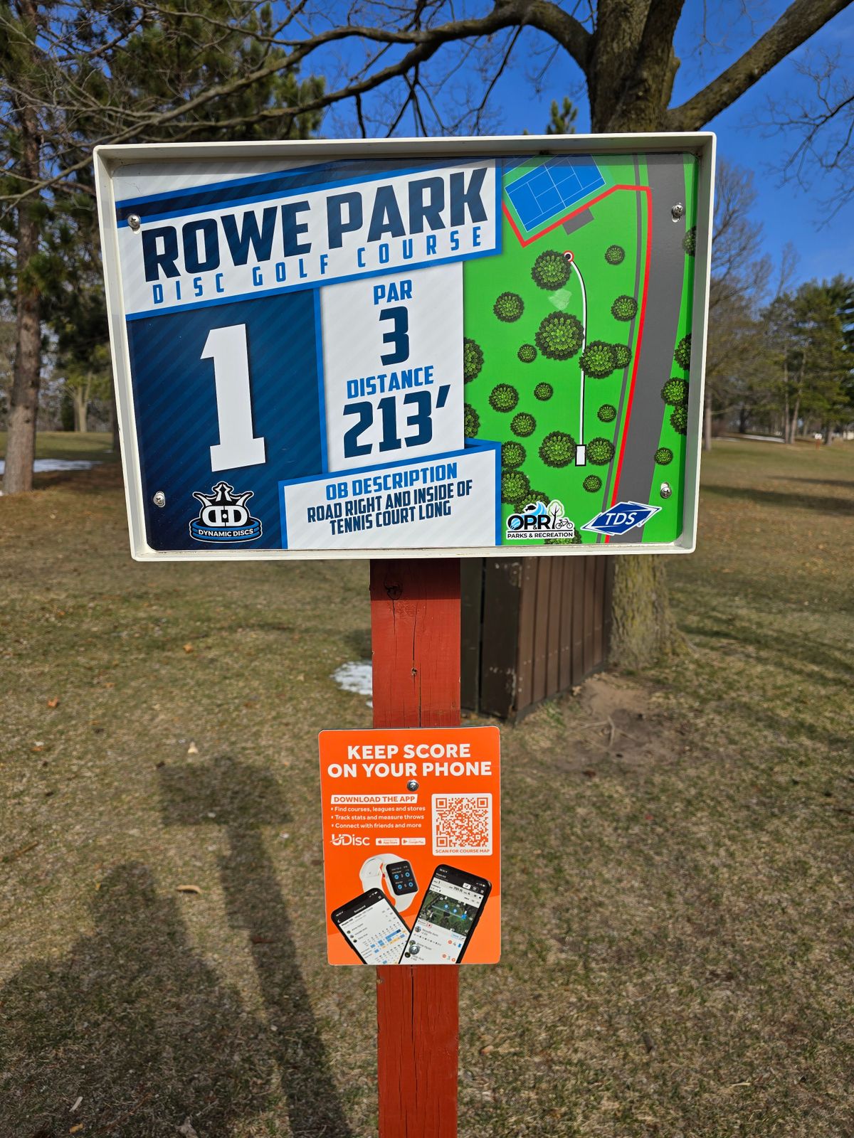 You can park on the side road to gain access to hole 1.
