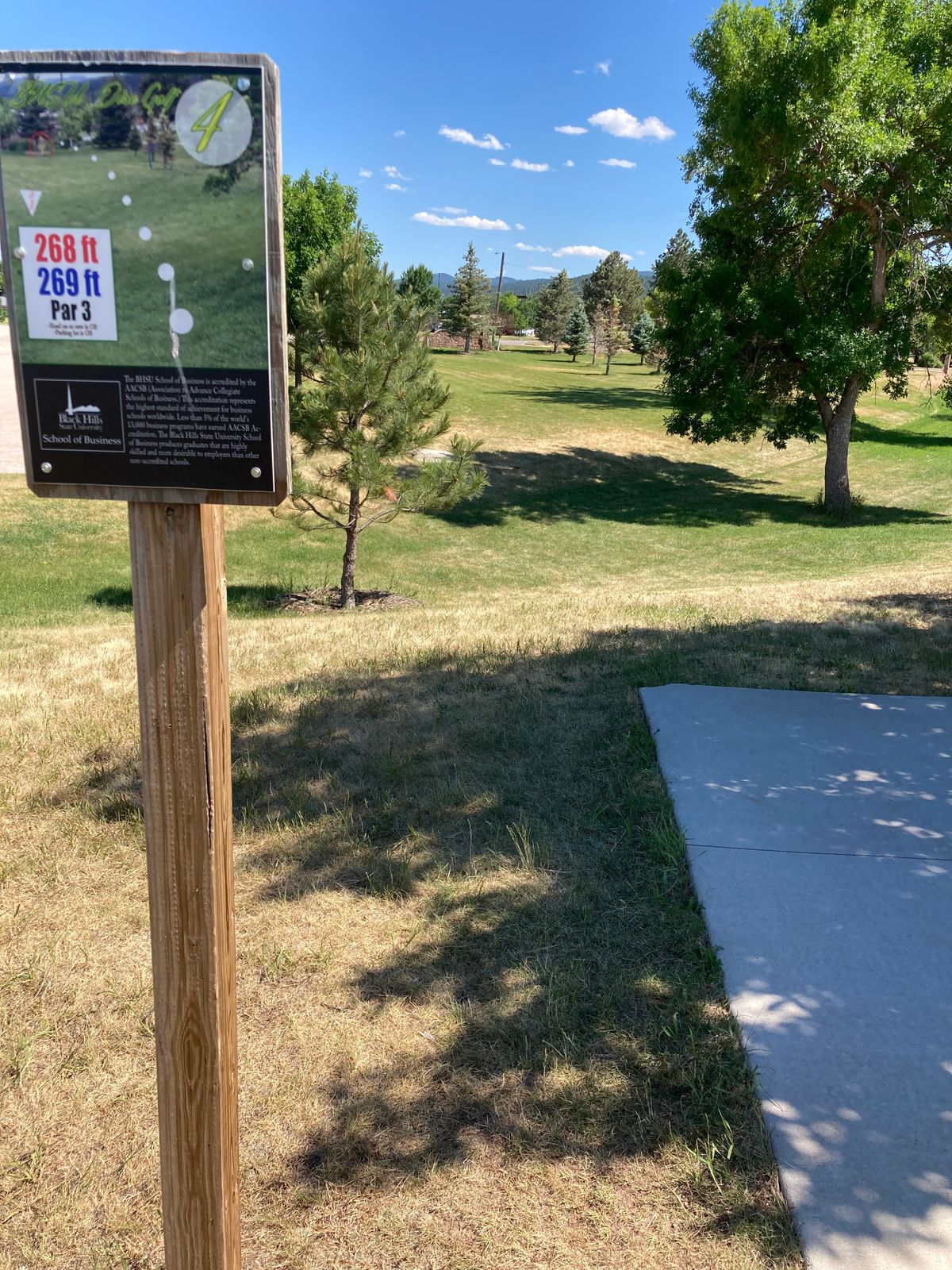 Tee 4