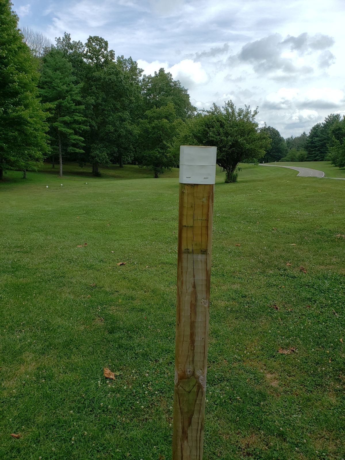 #2 Amateur Tee Sign Post facing Fairway.