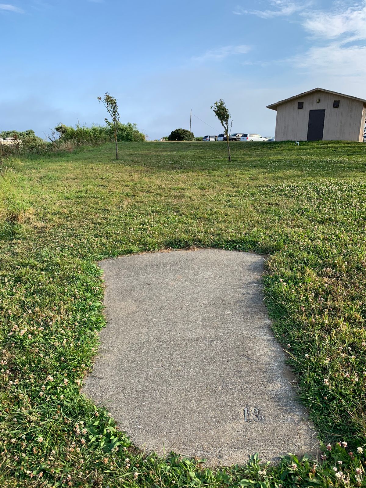 Teebox for 19. Might be playable… but the cars are close enough, and people close by taking pics