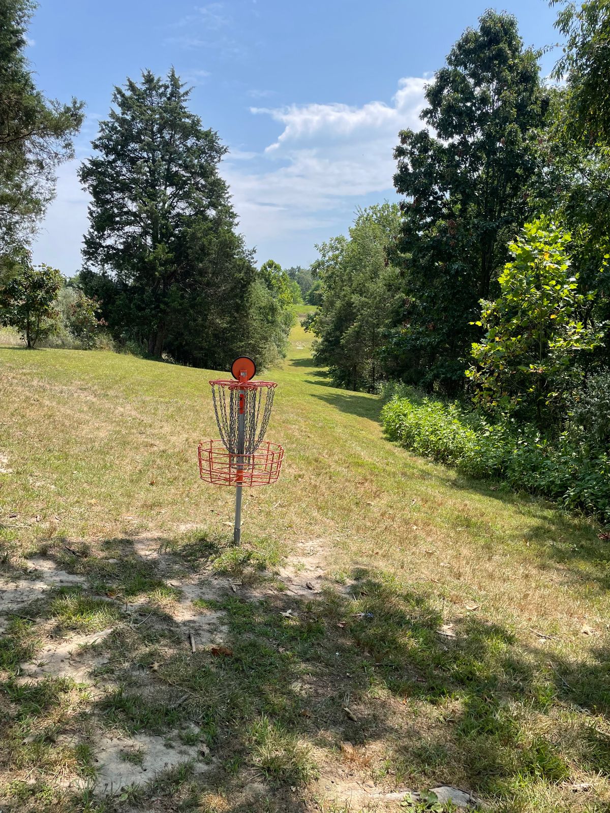 This is 18 you can practice your putting on. You drive up and this is the first hole I saw.