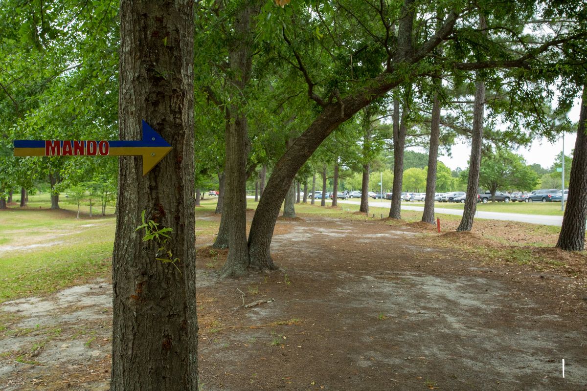 Hole 1 mando