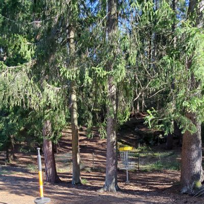 Hole 4, slightly fun hole but beware as its a blind corner.