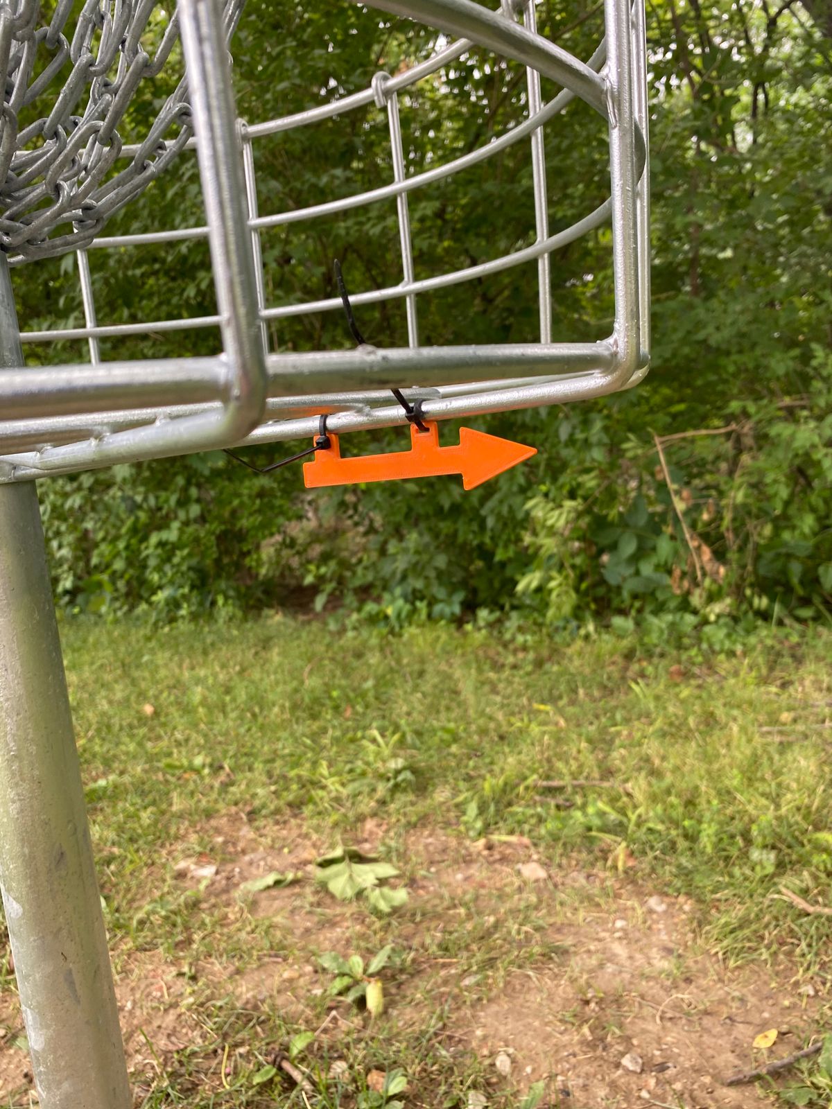 Nice little arrows directing you to the next tee!