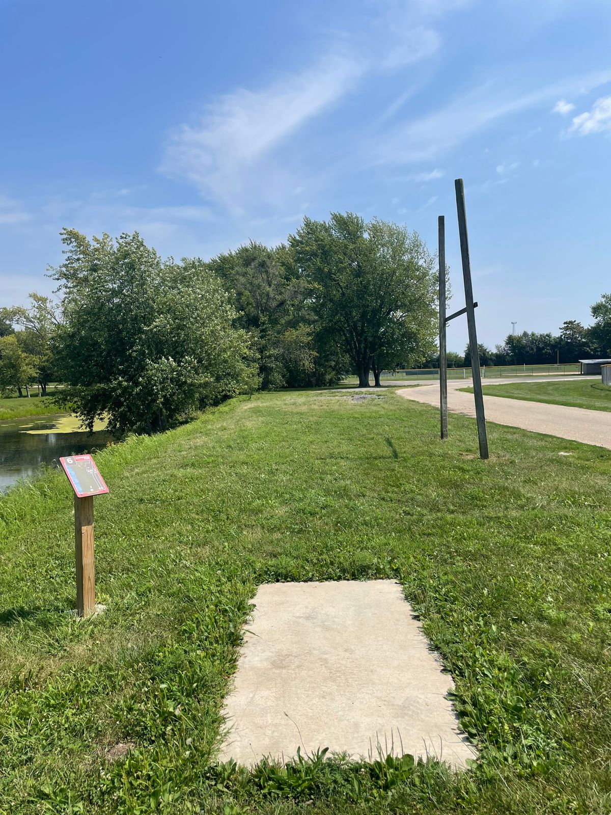 Hole 6 Teepad. Lake on the left