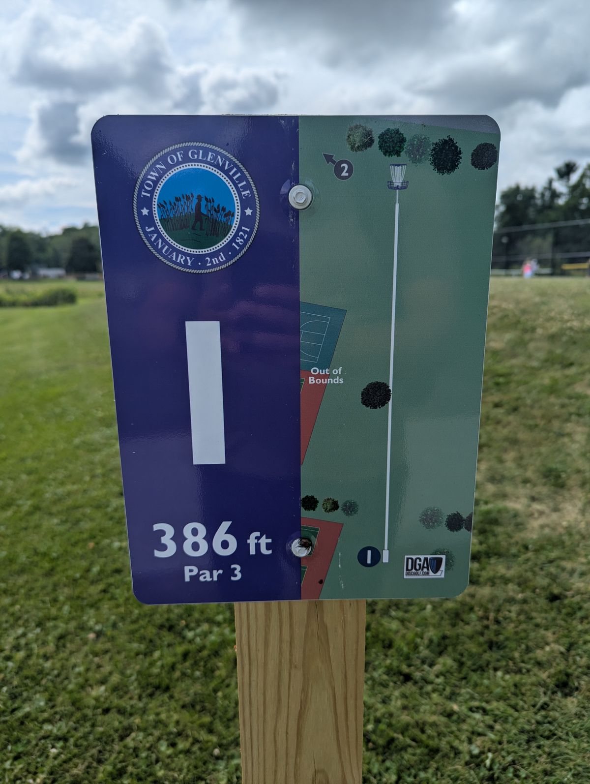 Nice tee signs on all 18 holes.