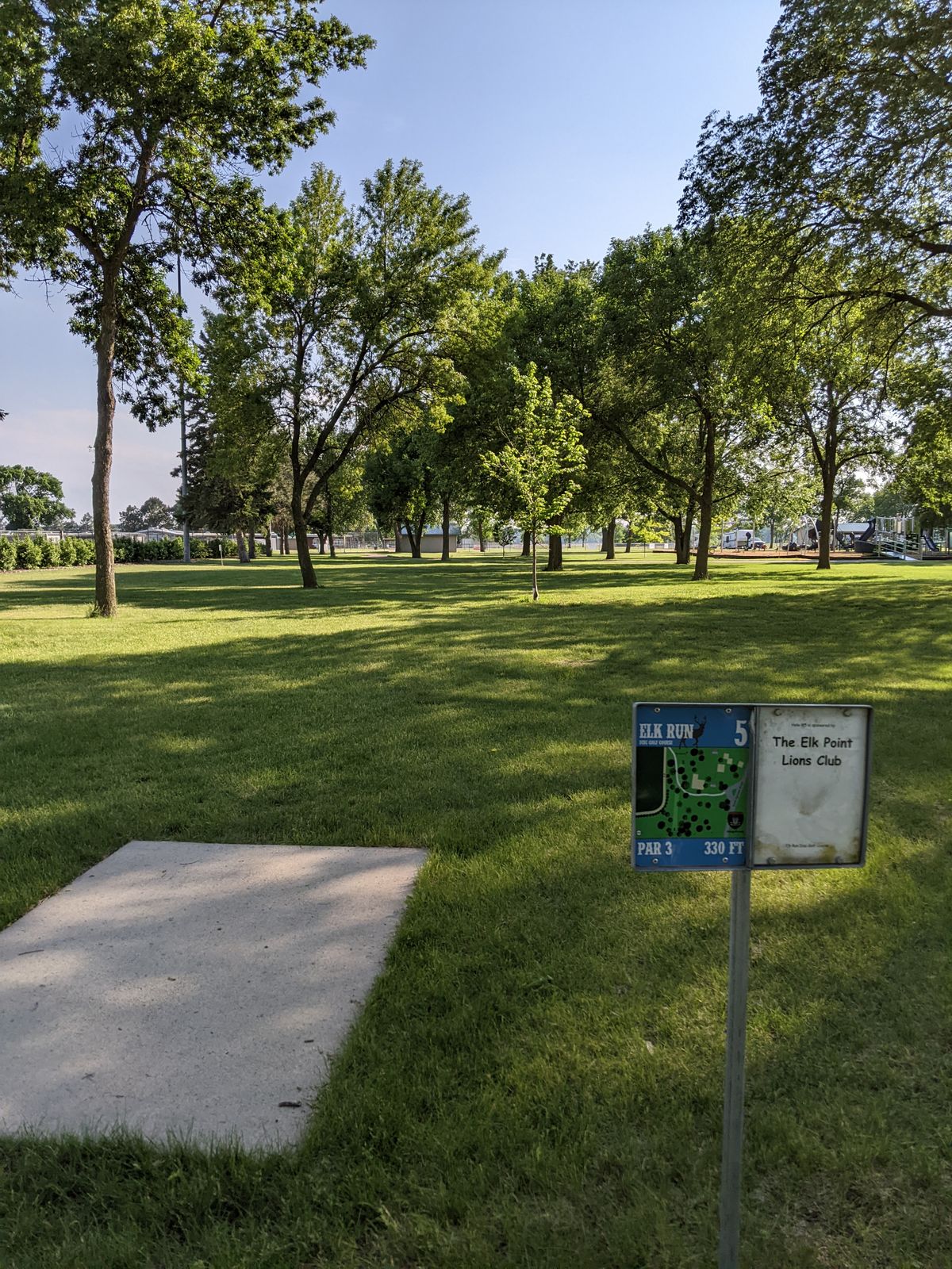 Hole 5 teepad