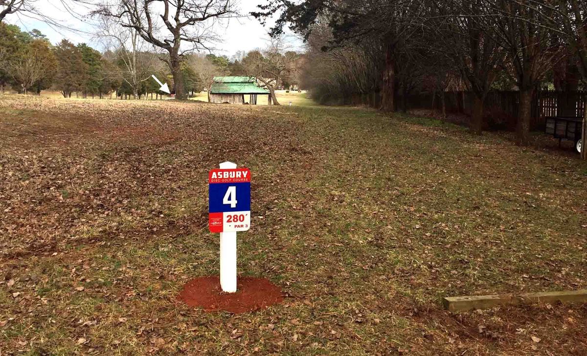 Hole 4 tee.
