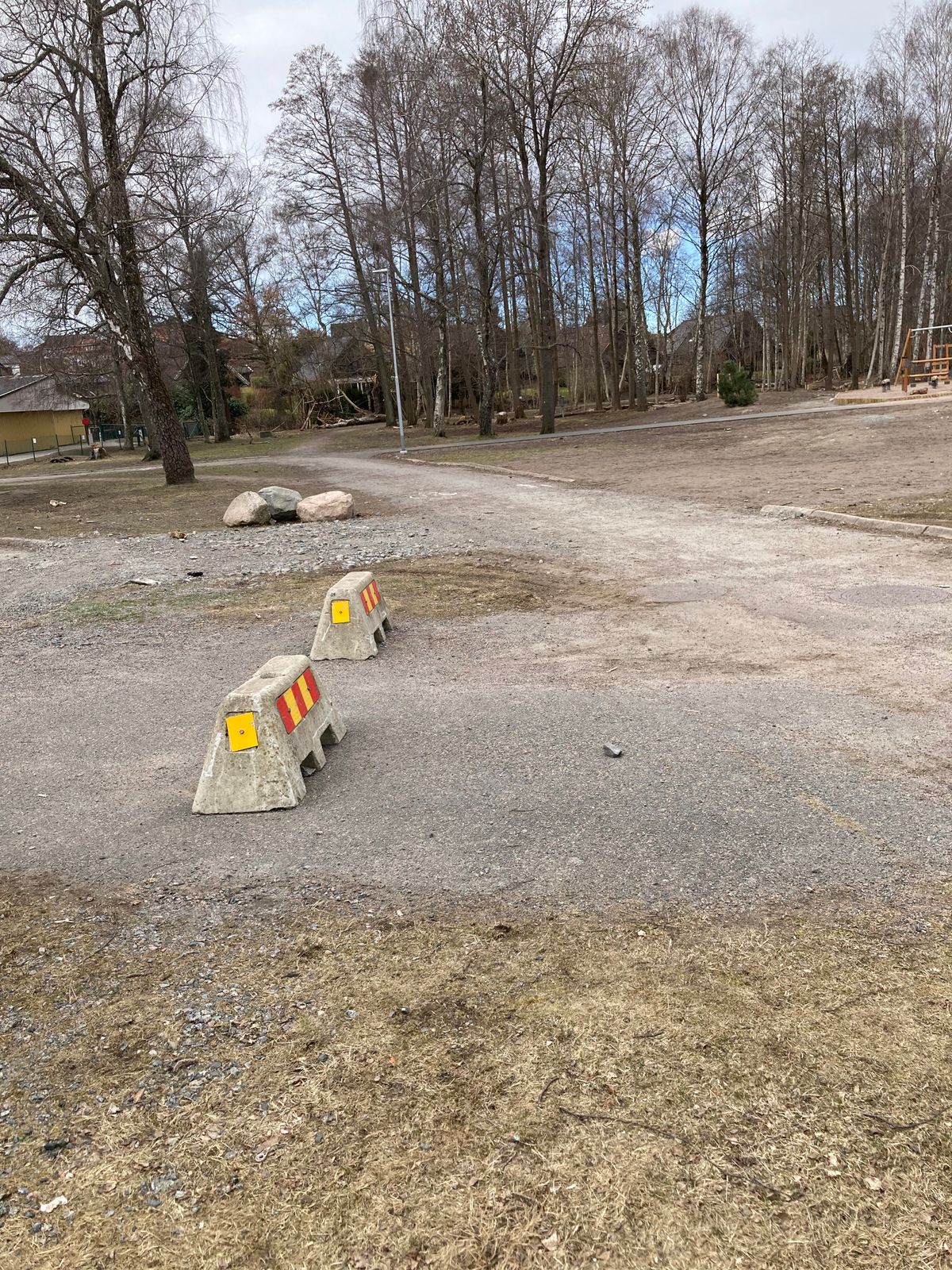 (Tee 1)