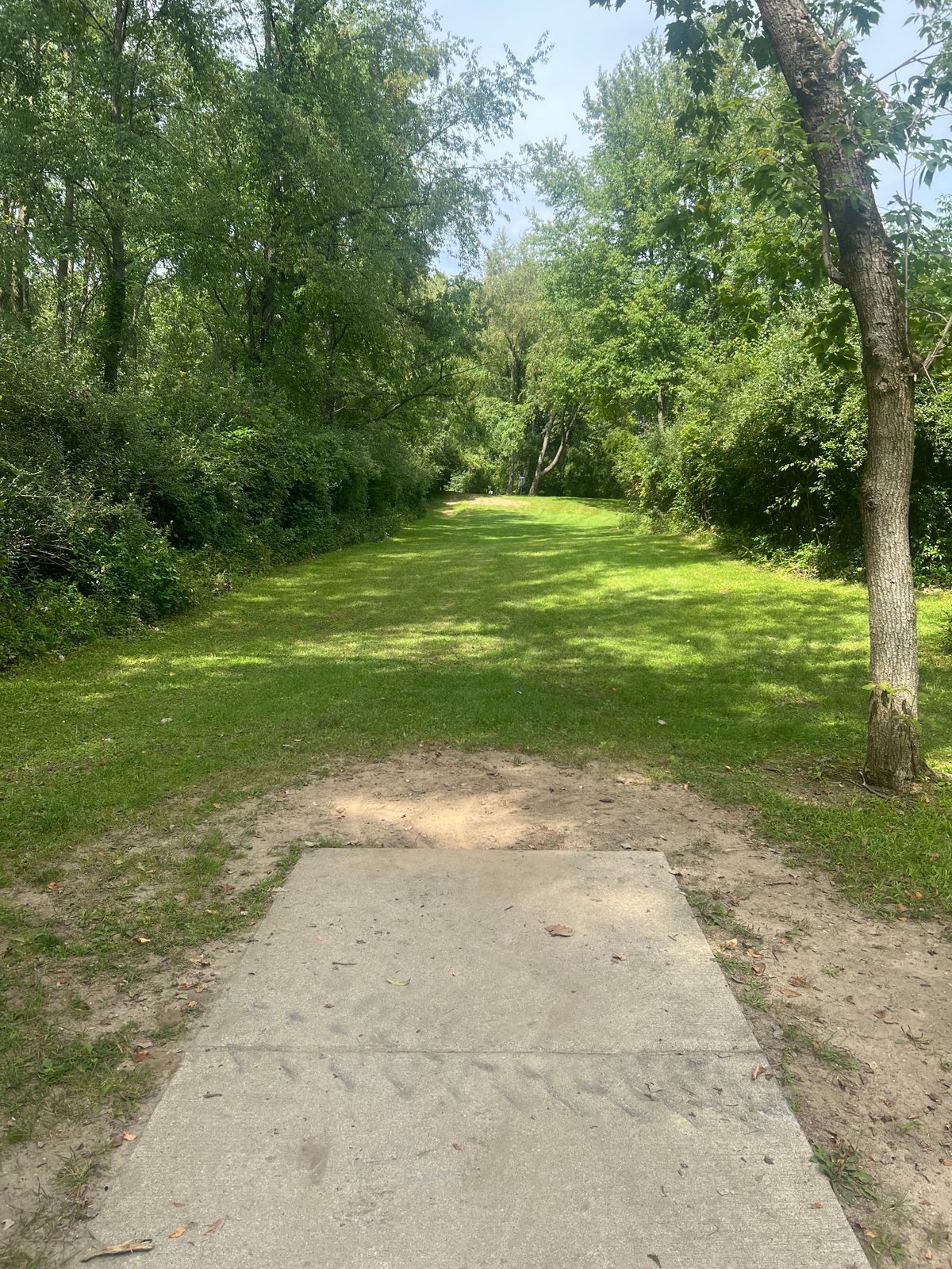 Hole 17 (White) - Tee Pad