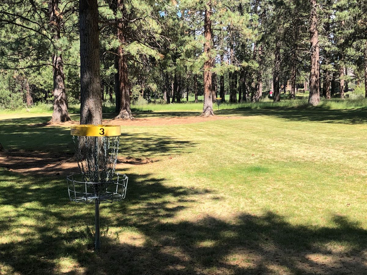 Hole 3 and Hole 2 in background.