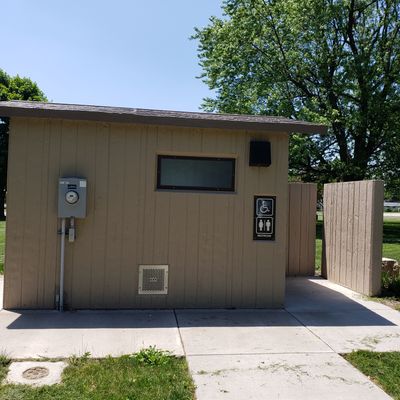 Yes, there is a restroom.